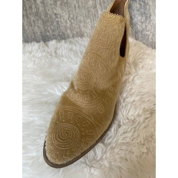 Mi.iM Gold Textured Calf Hair Western Leather Ankle Slip On Booties Sz-8 - Picture 8 of 12